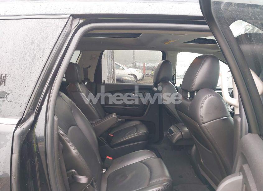 Photo 8 of 2011 Chevrolet Traverse 2LT (VIN 1GNKVJED1BJ124634)