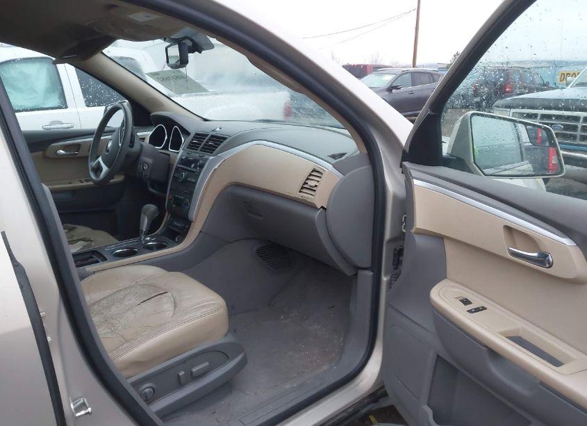 Photo 5 of 2011 Chevrolet Traverse 2LT (VIN 1GNKVJED2BJ146495)