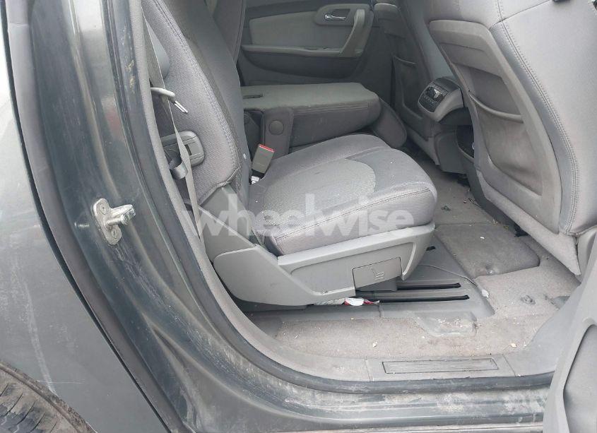 Photo 8 of 2011 Chevrolet Traverse 2LT (VIN 1GNKVJED2BJ261520)