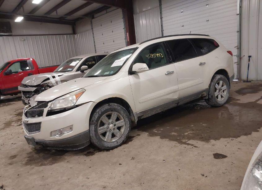 Photo 2 of 2011 Chevrolet Traverse 2LT (VIN 1GNKVJED4BJ124014)