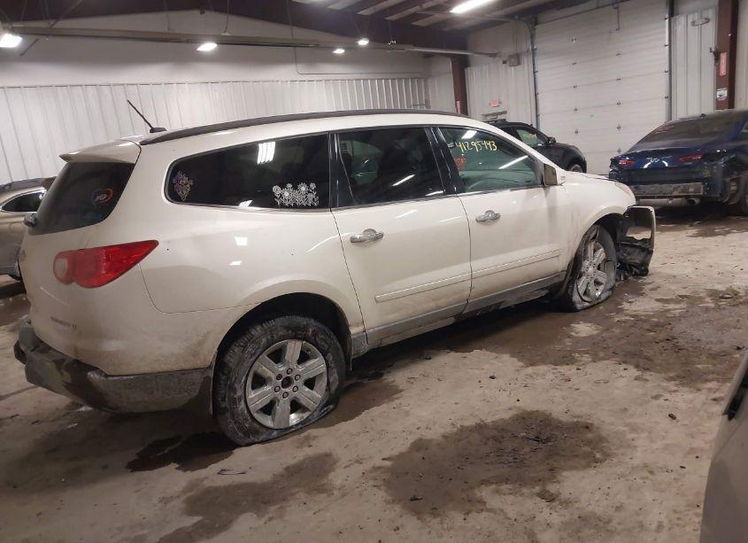 Photo 4 of 2011 Chevrolet Traverse 2LT (VIN 1GNKVJED4BJ124014)