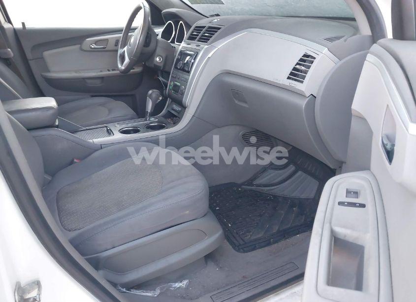 Photo 5 of 2011 Chevrolet Traverse 2LT (VIN 1GNKVJED4BJ347041)