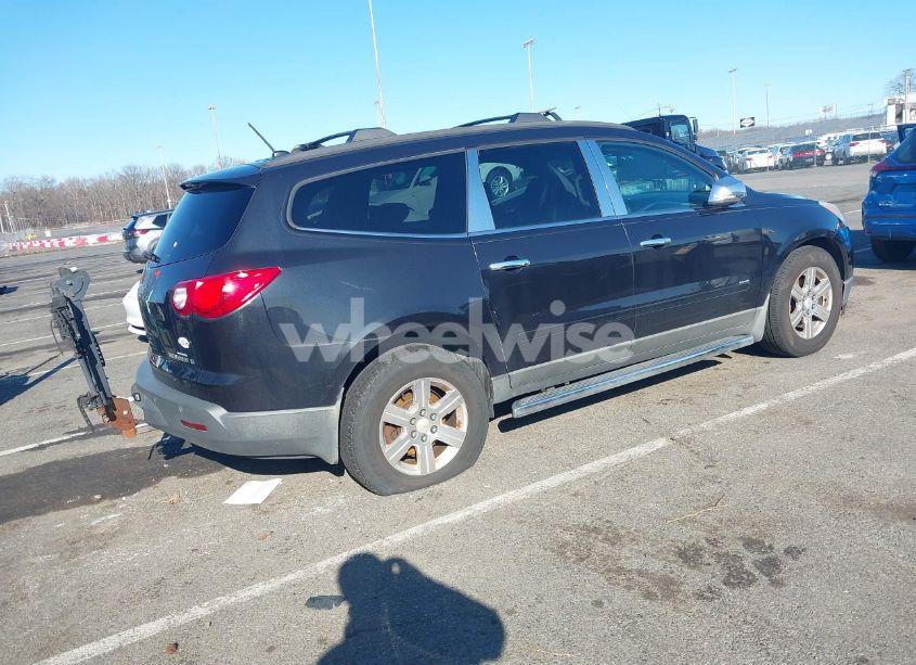 Photo 4 of 2011 Chevrolet Traverse 2LT (VIN 1GNKVJED5BJ179913)