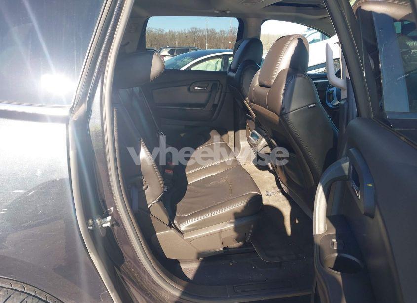 Photo 8 of 2011 Chevrolet Traverse 2LT (VIN 1GNKVJED5BJ179913)