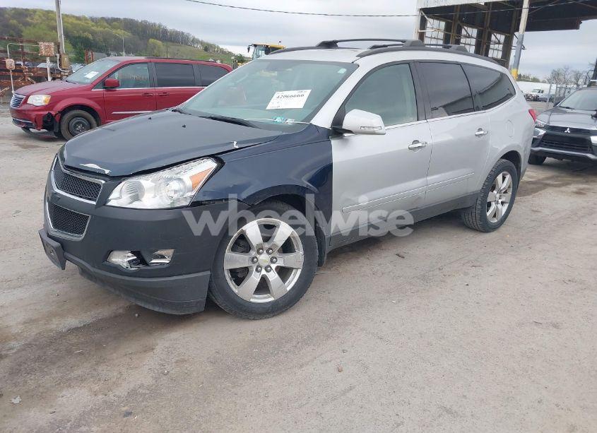 Photo 2 of 2011 Chevrolet Traverse 2LT (VIN 1GNKVJED6BJ256739)