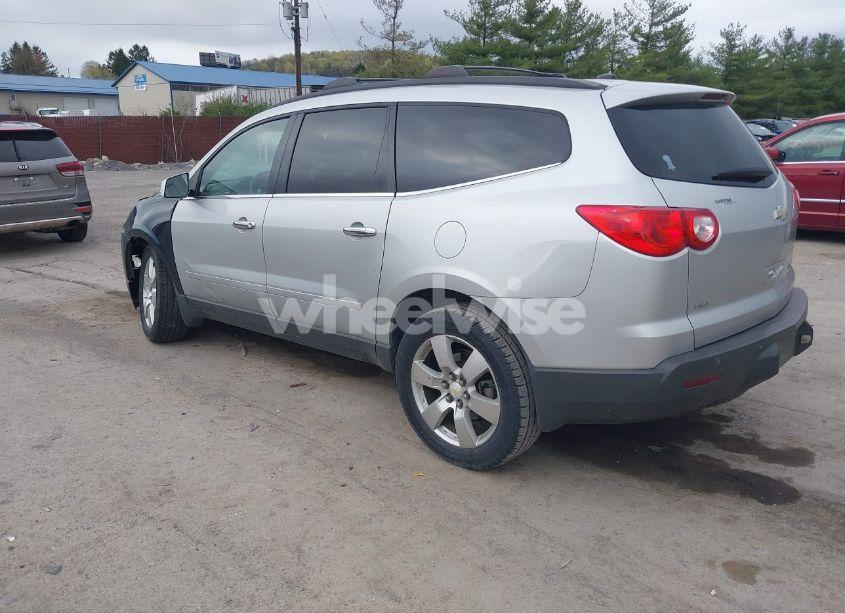 Photo 3 of 2011 Chevrolet Traverse 2LT (VIN 1GNKVJED6BJ256739)