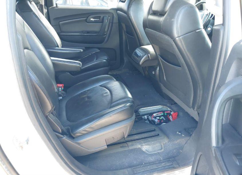 Photo 8 of 2011 Chevrolet Traverse 2LT (VIN 1GNKVJED6BJ317488)