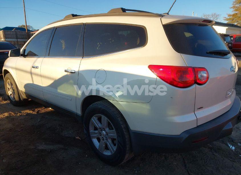 Photo 3 of 2011 Chevrolet Traverse 2LT (VIN 1GNKVJED7BJ218940)