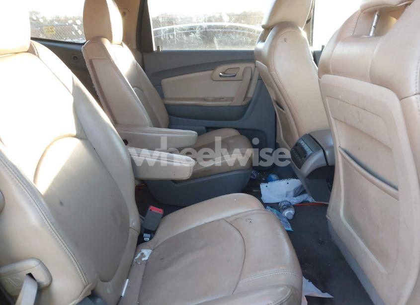 Photo 8 of 2011 Chevrolet Traverse 2LT (VIN 1GNKVJED7BJ218940)