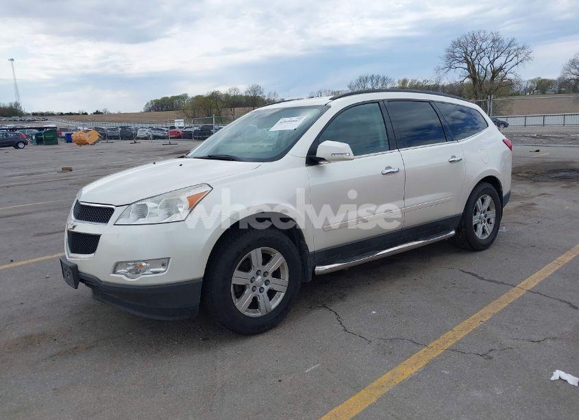 Photo 2 of 2012 Chevrolet Traverse 2LT (VIN 1GNKVJED8CJ300886)