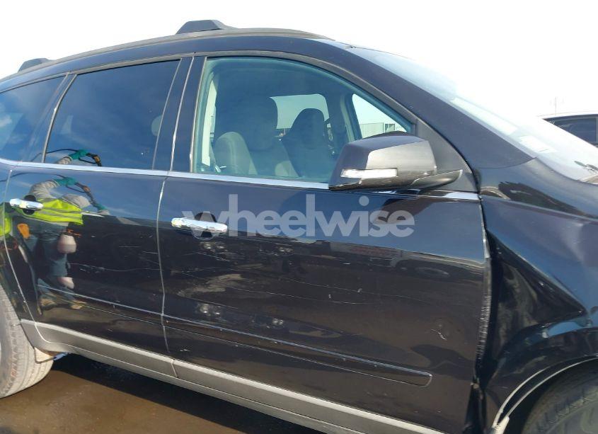 Photo 13 of 2011 Chevrolet Traverse 2LT (VIN 1GNKVJED9BJ114496)