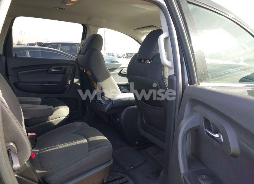 Photo 8 of 2011 Chevrolet Traverse 2LT (VIN 1GNKVJED9BJ114496)