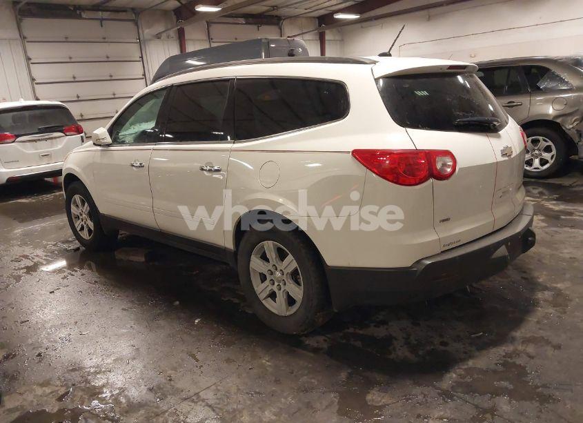 Photo 3 of 2011 Chevrolet Traverse 2LT (VIN 1GNKVJED9BJ181051)