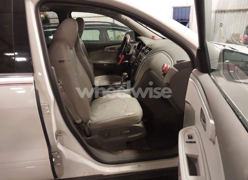 Photo 5 of 2011 Chevrolet Traverse 2LT (VIN 1GNKVJED9BJ181051)