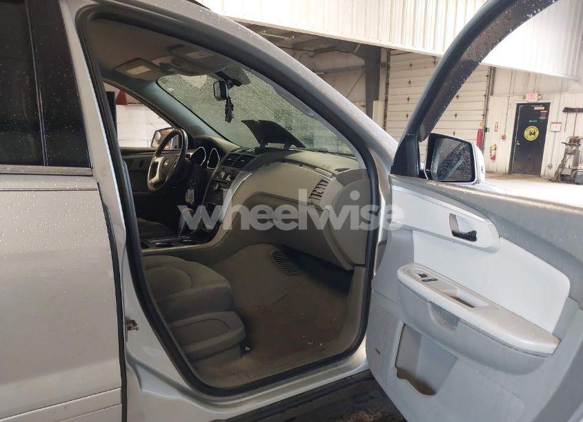 Photo 5 of 2012 Chevrolet Traverse 2LT (VIN 1GNKVJED9CJ120638)