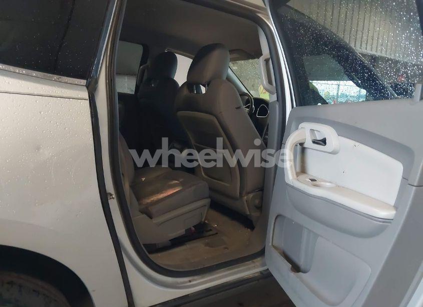 Photo 8 of 2012 Chevrolet Traverse 2LT (VIN 1GNKVJED9CJ120638)