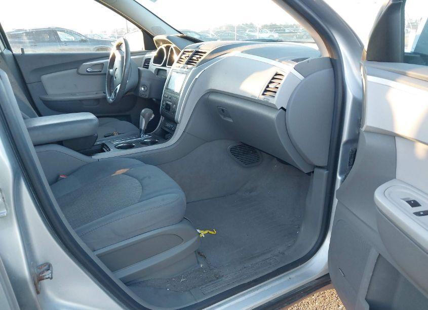 Photo 5 of 2011 Chevrolet Traverse 2LT (VIN 1GNKVJEDXBJ287380)