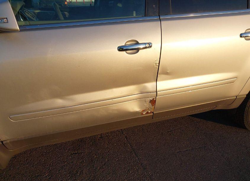 Photo 6 of 2011 Chevrolet Traverse 2LT (VIN 1GNKVJEDXBJ287380)