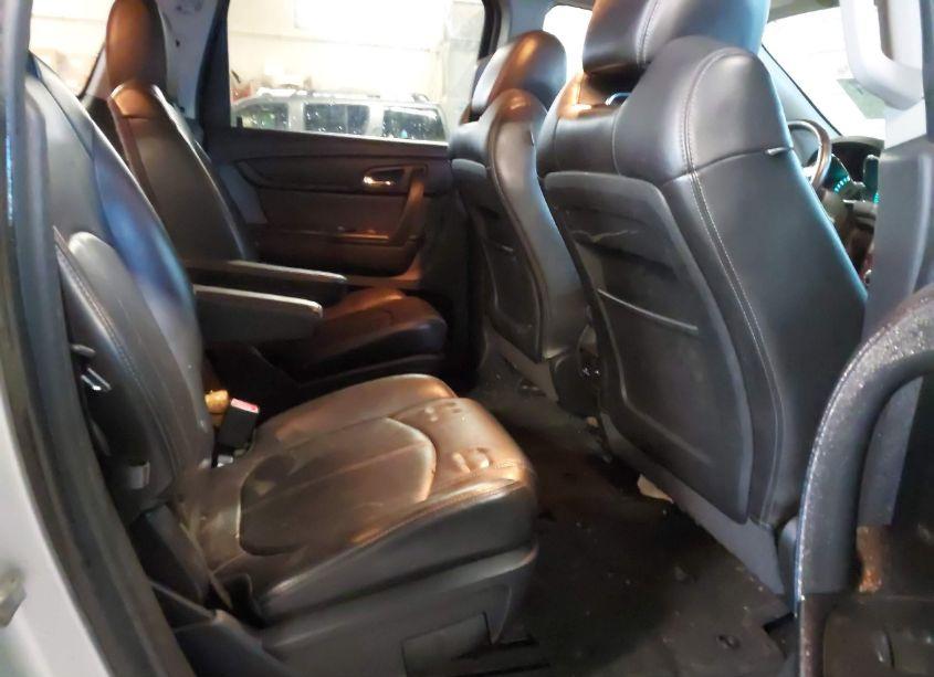 Photo 8 of 2013 Chevrolet Traverse 2LT (VIN 1GNKVJKD0DJ215787)