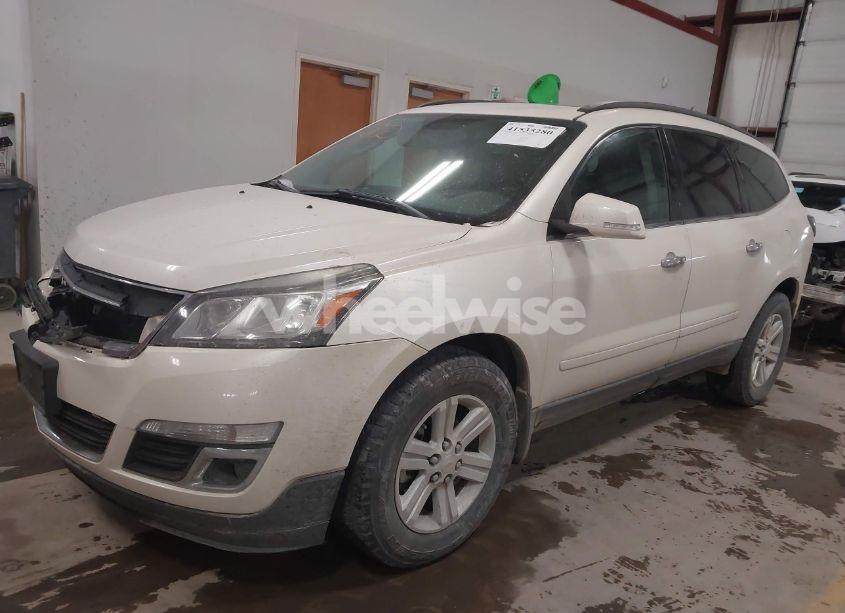 Photo 2 of 2013 Chevrolet Traverse 2LT (VIN 1GNKVJKD1DJ156569)