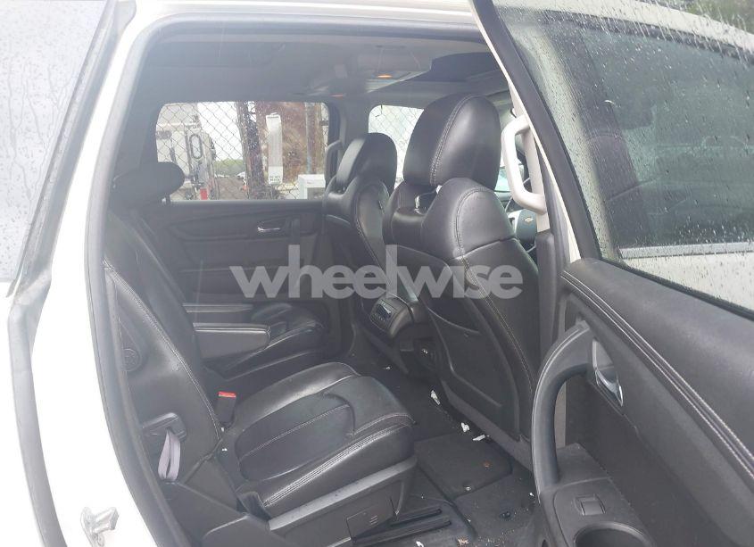 Photo 8 of 2013 Chevrolet Traverse 2LT (VIN 1GNKVJKD1DJ217693)