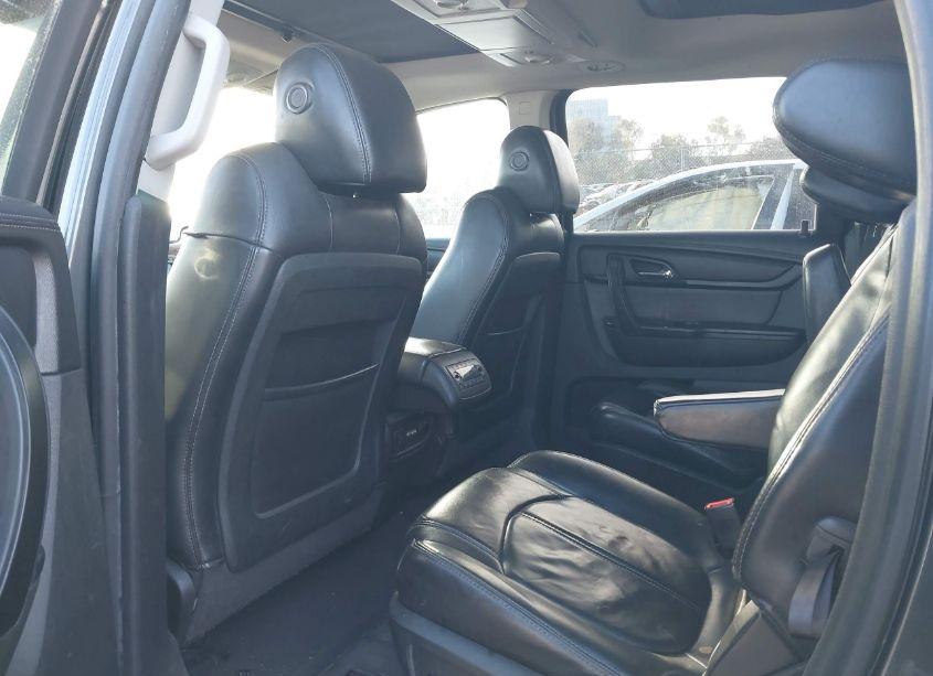 Photo 8 of 2013 Chevrolet Traverse 2LT (VIN 1GNKVJKD3DJ225052)