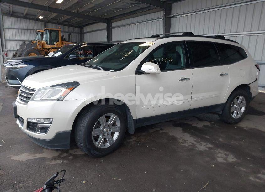 Photo 2 of 2013 Chevrolet Traverse 2LT (VIN 1GNKVJKD5DJ199683)