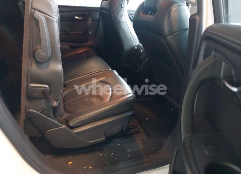 Photo 8 of 2013 Chevrolet Traverse 2LT (VIN 1GNKVJKD5DJ199683)