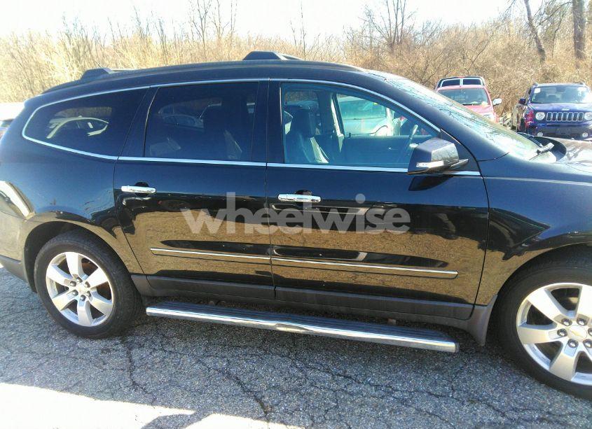 Photo 13 of 2015 Chevrolet Traverse LTZ (VIN 1GNKVJKD5FJ296143)