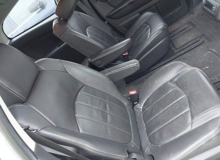 Photo 17 of 2015 Chevrolet Traverse LTZ (VIN 1GNKVJKD5FJ326385)