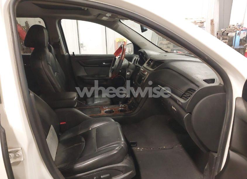 Photo 5 of 2013 Chevrolet Traverse 2LT (VIN 1GNKVJKD7DJ116416)