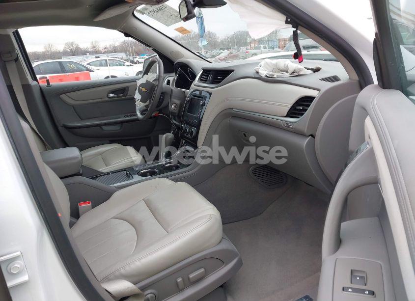 Photo 5 of 2017 Chevrolet Traverse PREMIER (VIN 1GNKVJKDXHJ267594)