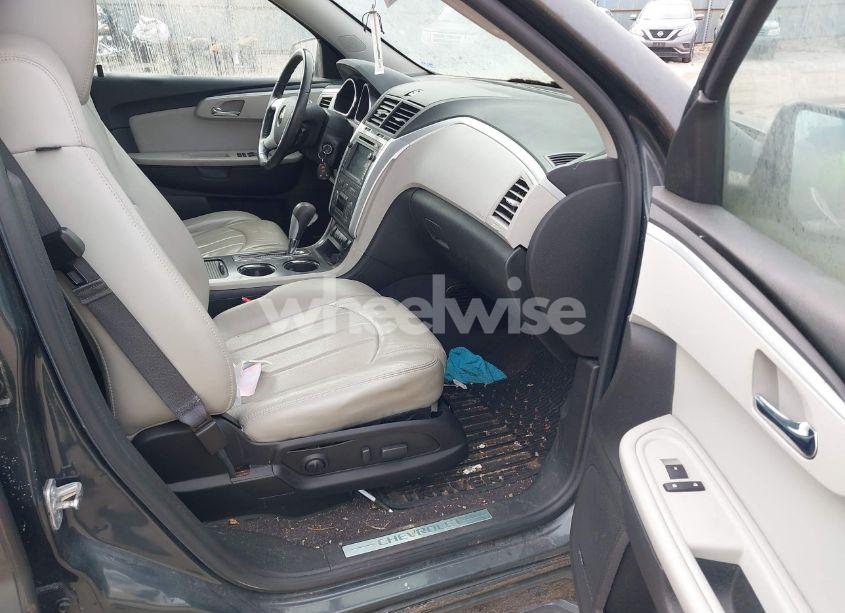 Photo 5 of 2011 Chevrolet Traverse LTZ (VIN 1GNKVLED2BJ107689)