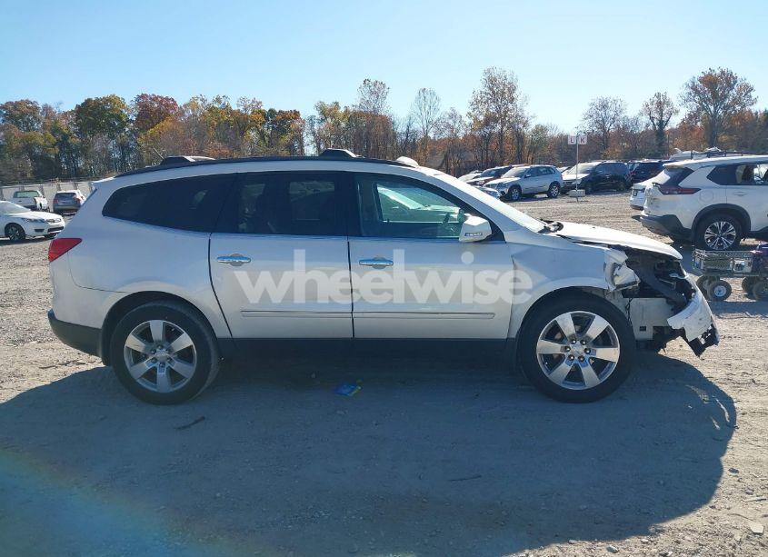 Photo 13 of 2011 Chevrolet Traverse LTZ (VIN 1GNKVLED3BJ296613)
