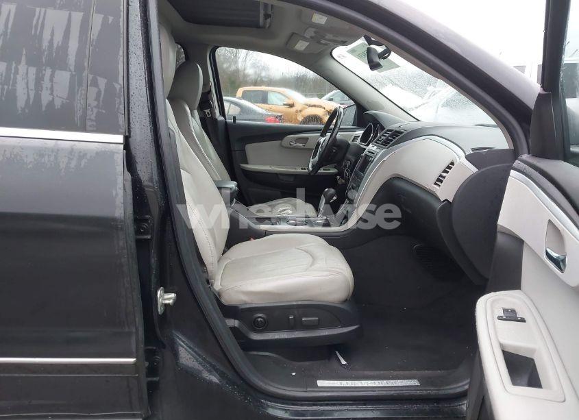 Photo 5 of 2011 Chevrolet Traverse LTZ (VIN 1GNKVLED8BJ195079)