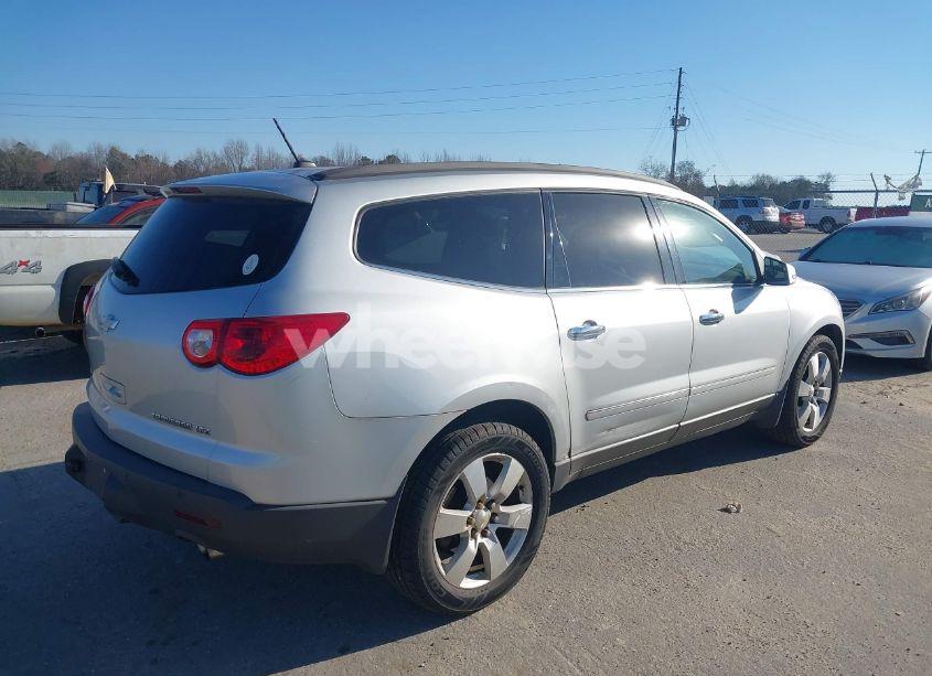 Photo 4 of 2011 Chevrolet Traverse LTZ (VIN 1GNKVLED8BJ406037)
