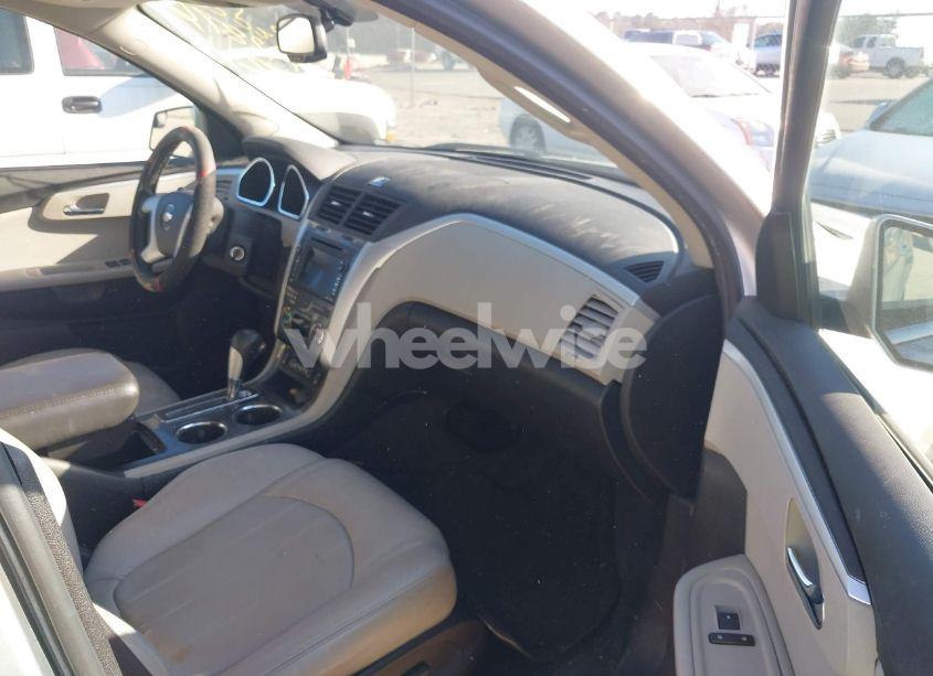 Photo 5 of 2011 Chevrolet Traverse LTZ (VIN 1GNKVLED8BJ406037)