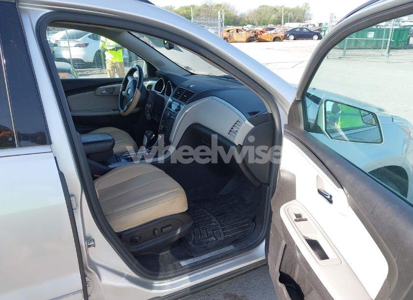 Photo 5 of 2011 Chevrolet Traverse LTZ (VIN 1GNKVLEDXBJ250325)