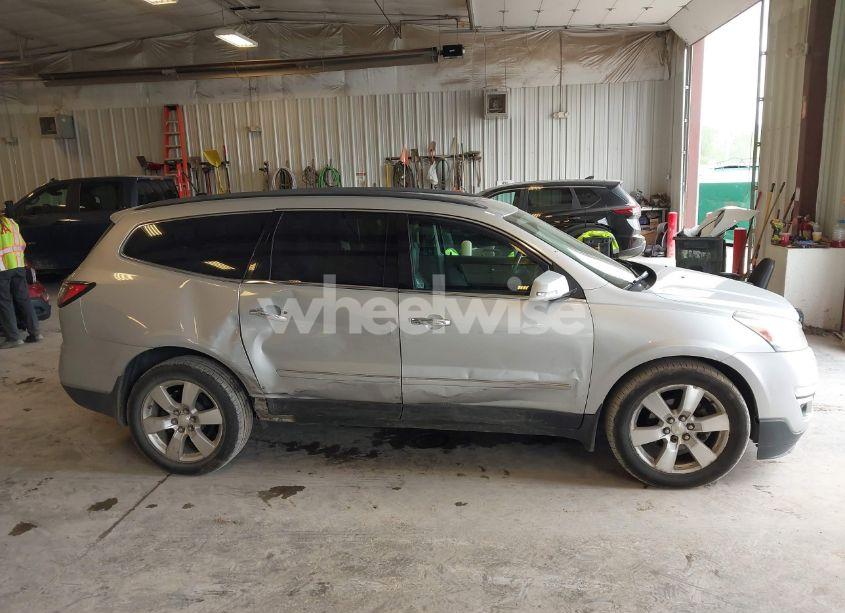 Photo 13 of 2013 Chevrolet Traverse LTZ (VIN 1GNKVLKD6DJ102941)