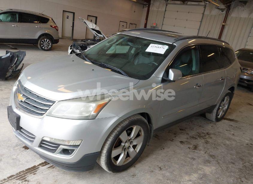 Photo 2 of 2013 Chevrolet Traverse LTZ (VIN 1GNKVLKD6DJ102941)