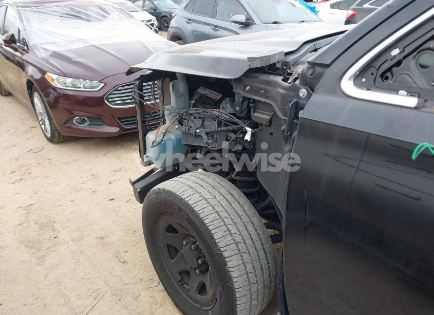 Photo 6 of 2018 Chevrolet Tahoe COMMERCIAL FLEET (VIN 1GNLCDEC3JR221708)