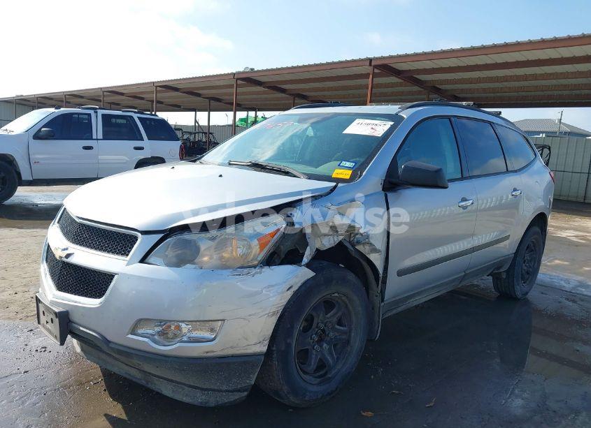 Photo 2 of 2010 Chevrolet Traverse LS (VIN 1GNLREED2AJ222490)