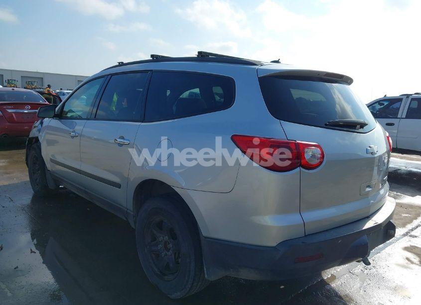 Photo 3 of 2010 Chevrolet Traverse LS (VIN 1GNLREED2AJ222490)