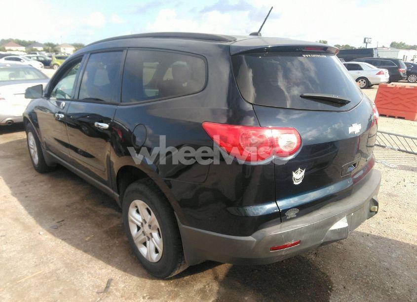 Photo 3 of 2010 Chevrolet Traverse LS (VIN 1GNLREED2AS126238)