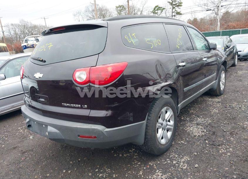 Photo 4 of 2010 Chevrolet Traverse LS (VIN 1GNLREED3AS113045)