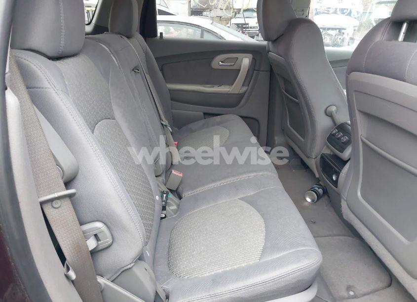 Photo 8 of 2010 Chevrolet Traverse LS (VIN 1GNLREED3AS113045)