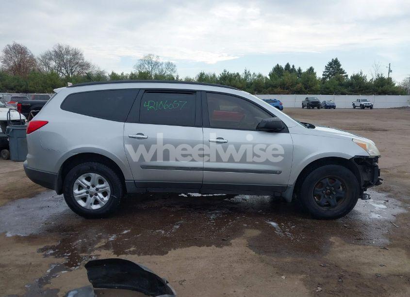 Photo 14 of 2010 Chevrolet Traverse LS (VIN 1GNLREED3AS113787)