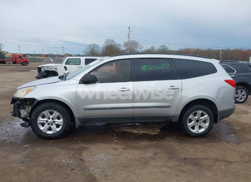 Photo 15 of 2010 Chevrolet Traverse LS (VIN 1GNLREED3AS113787)