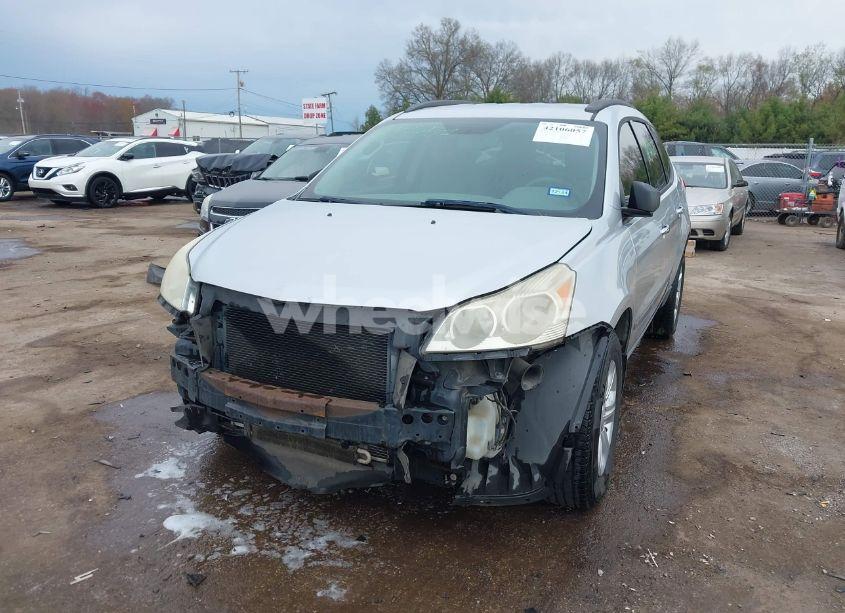 Photo 6 of 2010 Chevrolet Traverse LS (VIN 1GNLREED3AS113787)