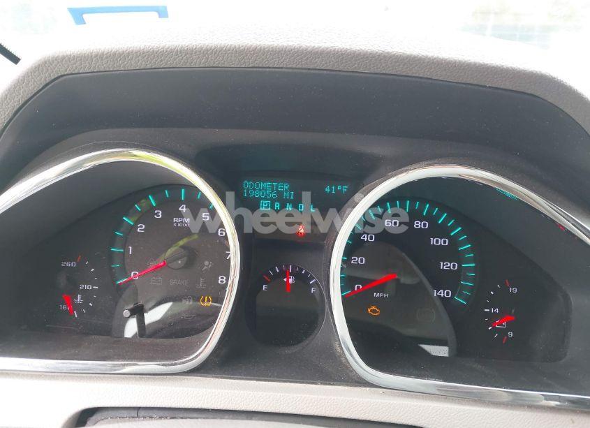 Photo 7 of 2010 Chevrolet Traverse LS (VIN 1GNLREED3AS113787)